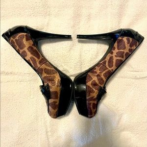 Nine West Womens Glisina Pump Shoes Black Giraffe Platform Heels. Size 11